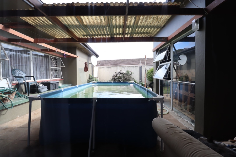 5 Bedroom Property for Sale in Kabega Park Eastern Cape
